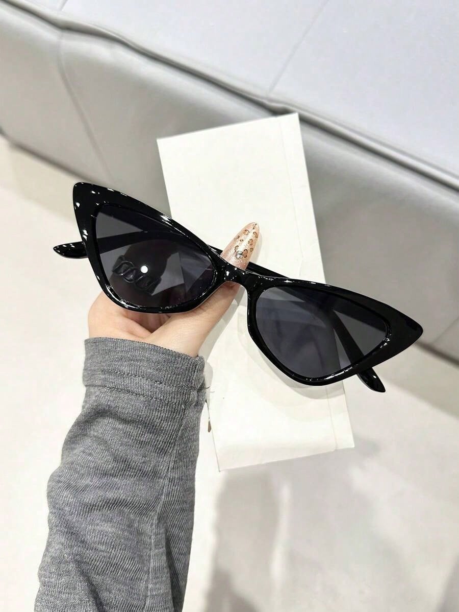 Pair Of Women's Retro Black Ca - مراجعة Street Fashion Photo وسعره
