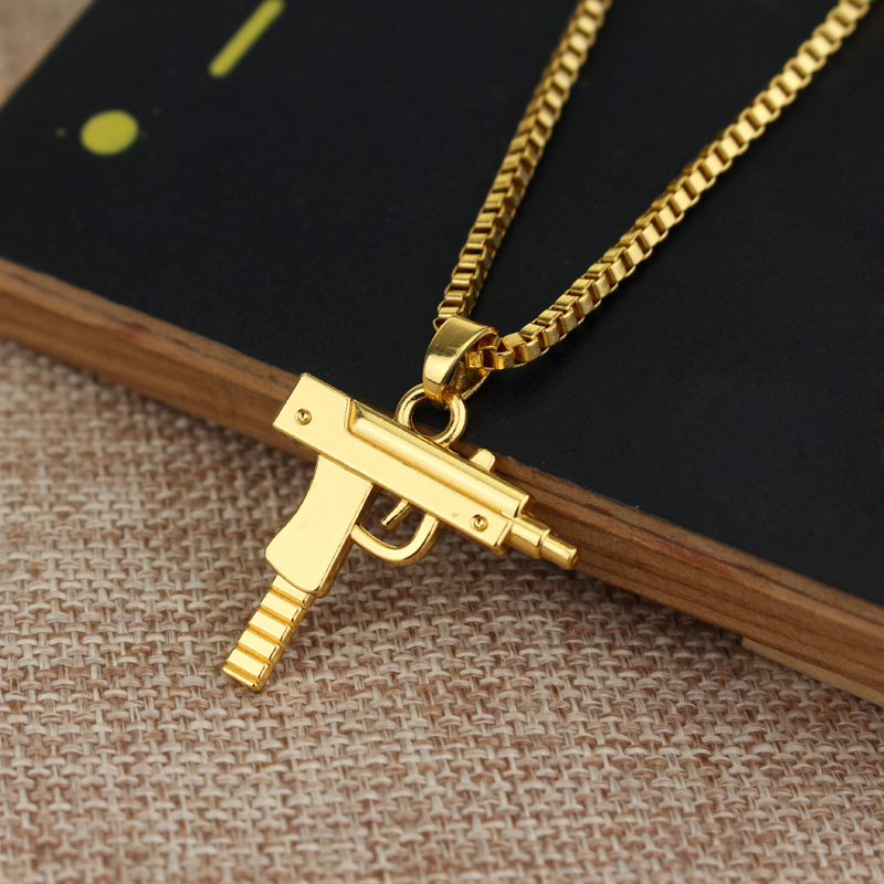 Trendy Uzi Gun Shaped Pendant  - مراجعة Street Fashion Jewelry وسعره